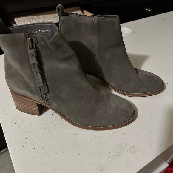 Grey ankle boots from Nordstrom - Picture 1 of 1